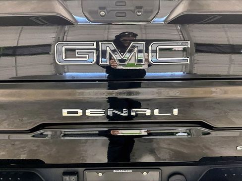 Used 2023 GMC Sierra 1500 Denali Ultimate image 40