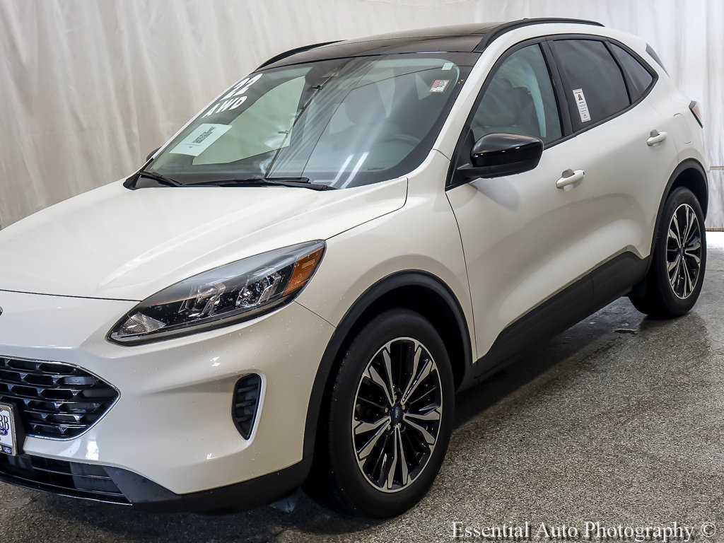 Used 2022 Ford Escape SE w/ SE Sport Appearance Package AWD/4WD image 4