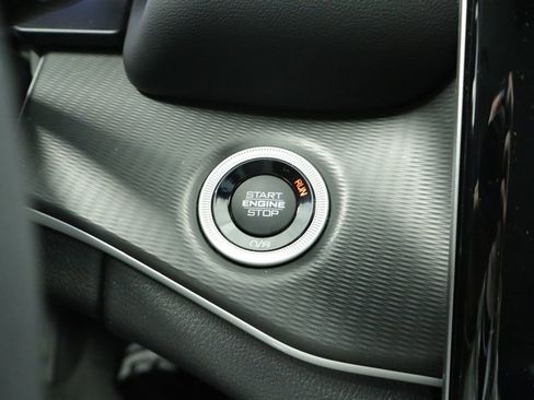 Used 2023 Jeep Grand Cherokee Laredo AWD/4WD image 36