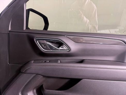 Used 2022 GMC Yukon AT4 w/ Technology Package image 17