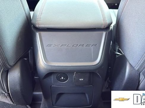 Used 2025 Ford Explorer Active RWD image 12