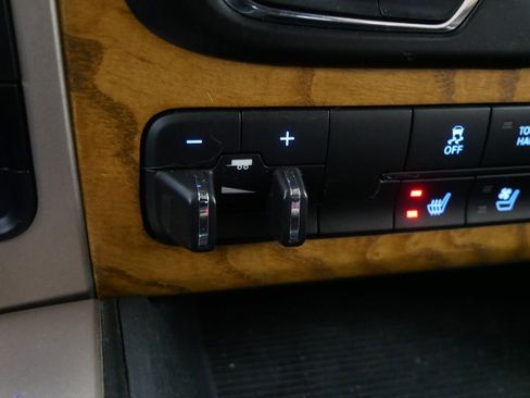 Used 2016 RAM 1500 Laramie Longhorn w/ Convenience Group image 22