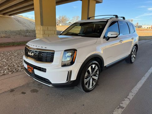 Used 2022 Kia Telluride EX w/ EX Premium Package image 7