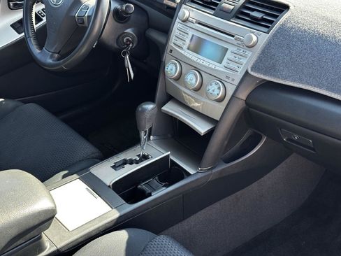 Used 2009 Toyota Camry XLE FWD image 25