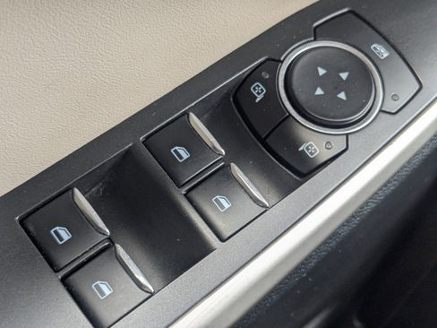 Used 2023 Ford Explorer XLT w/ Equipment Group 202A image 25