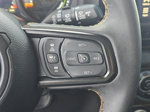 Used 2024 Jeep Wrangler Unlimited image 24