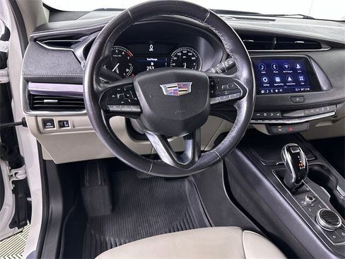 Used 2022 Cadillac XT4 Luxury w/ LPO, ONYX Package image 21