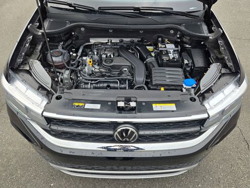 Used 2024 Volkswagen Taos SE image 18