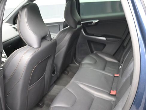 Used 2015 Volvo XC60 T6 Platinum image 16