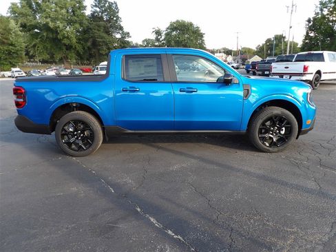 New 2025 Ford Maverick Lariat w/ Black Appearance Package image 11