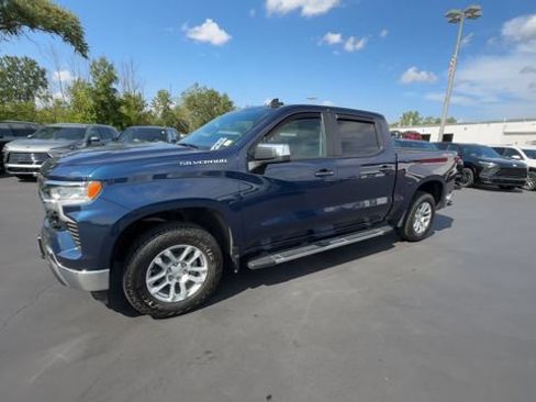 Used 2022 Chevrolet Silverado 1500 LT AWD/4WD image 4