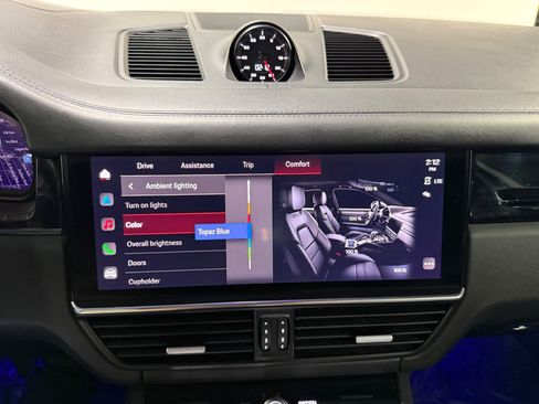 Used 2022 Porsche Cayenne image 43