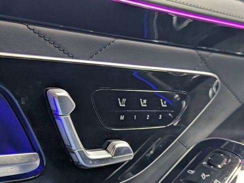 Used 2022 Mercedes-Benz S 580 4MATIC Sedan w/ AMG Line Package image 17