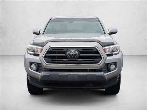 Used 2018 Toyota Tacoma SR5 AWD/4WD image 2