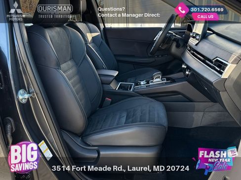 New 2025 Mitsubishi Outlander SE image 23