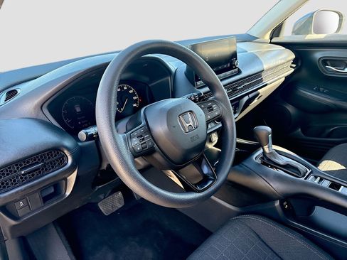 Used 2025 Honda HR-V LX image 9