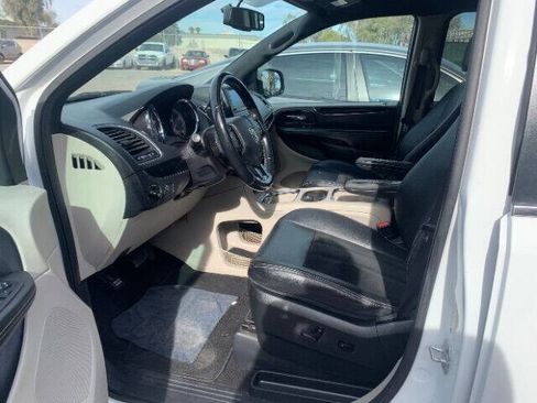 Used 2018 Dodge Grand Caravan SXT image 7