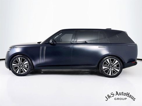 Used 2023 Land Rover Range Rover Long Wheelbase SE image 4