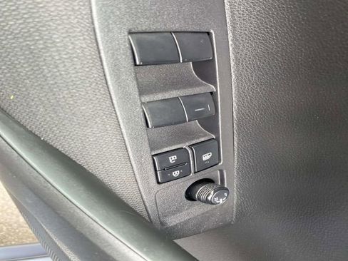 Used 2023 Toyota Corolla LE image 28