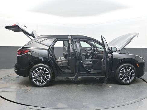 Used 2025 Chevrolet Blazer RS FWD image 48