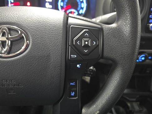 Used 2020 Toyota Tacoma SR image 20