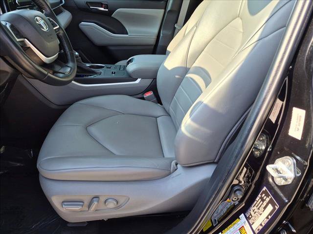 Certified 2022 Toyota Highlander XLE FWD image 15