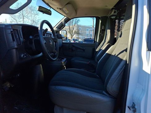 Used 2024 GMC Savana 2500 w/ Driver Convenience Package image 14
