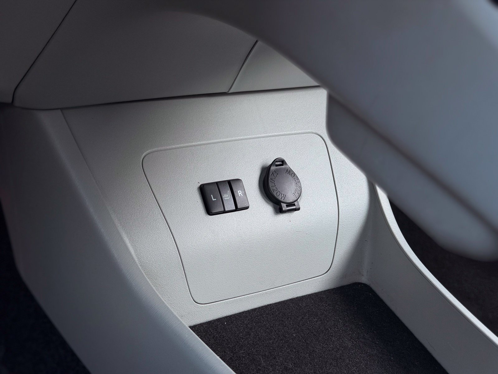 Used 2013 Toyota Prius Four FWD image 35