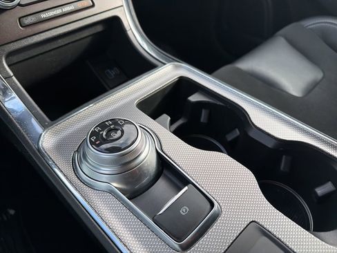 Used 2021 Ford Edge ST image 25