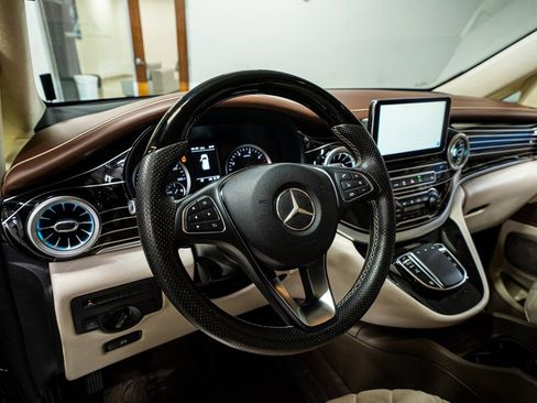 Used 2020 Mercedes-Benz Metris Passenger image 30