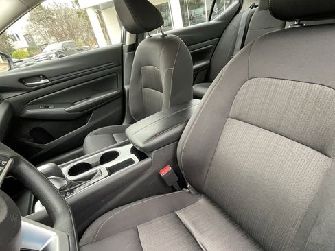 Used 2024 Nissan Altima 2.5 SV image 21