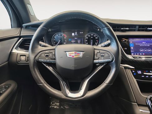 Used 2025 Cadillac XT6 Premium Luxury FWD image 14