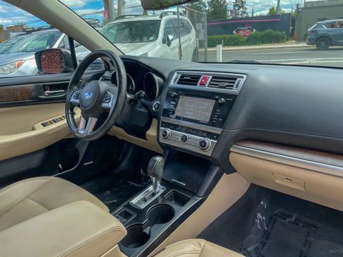 Used 2017 Subaru Outback 3.6R Limited AWD/4WD image 38