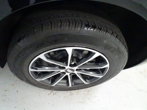 Certified 2025 Cadillac XT4 Sport AWD/4WD image 28
