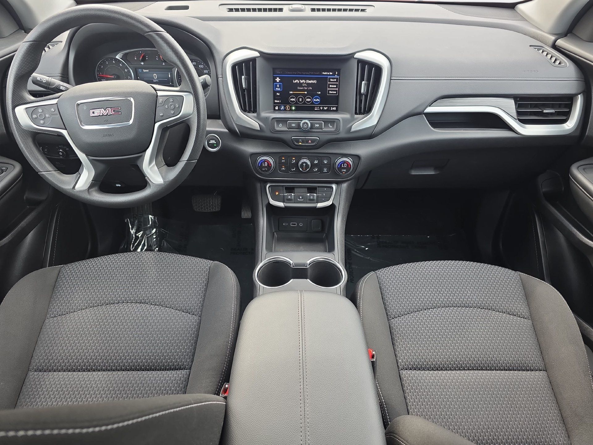 Used 2024 GMC Terrain SLE w/ Driver Convenience Package FWD image 9