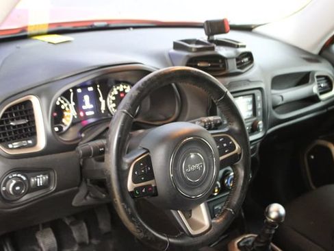 Used 2016 Jeep Renegade 75th Anniversary FWD image 15