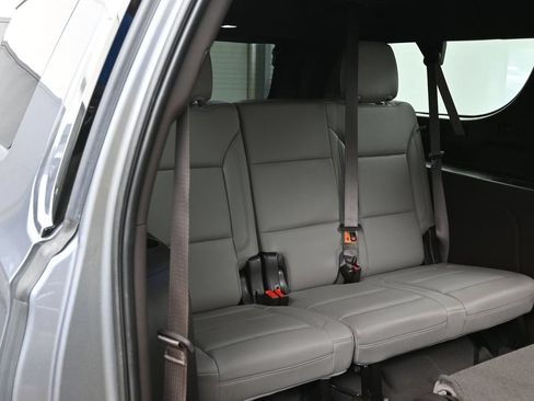 Used 2021 Chevrolet Suburban LT RWD image 35