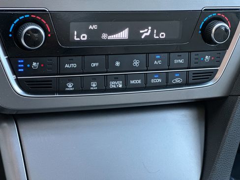 Used 2017 Hyundai Sonata Limited image 19