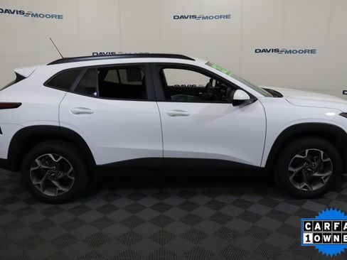 Used 2025 Chevrolet Trax LT FWD image 5