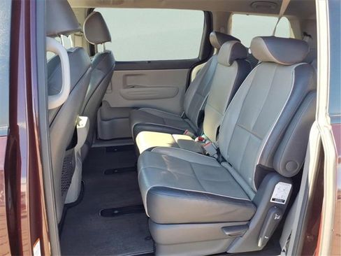 Used 2017 Kia Sedona LX w/ LX Essentials Premium Package image 30