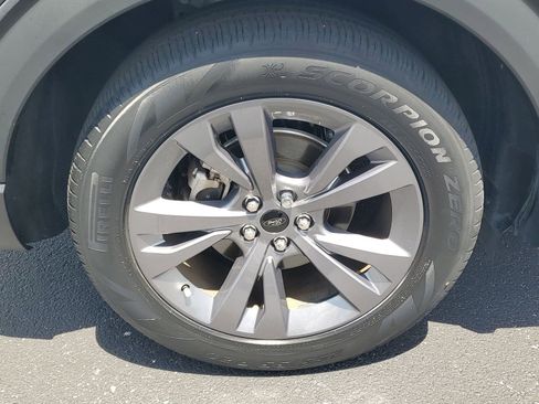 Certified 2022 Ford Explorer XLT w/ Equipment Group 202A RWD image 5