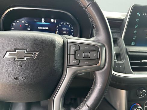 Used 2022 Chevrolet Suburban Z71 image 31