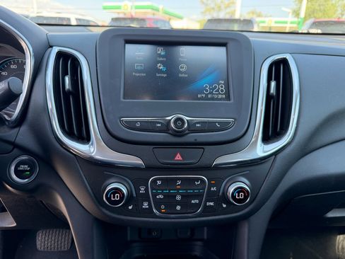 Used 2018 Chevrolet Equinox LT FWD image 18