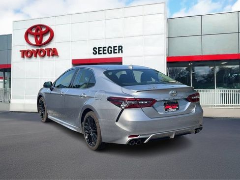 Used 2024 Toyota Camry XSE FWD image 9