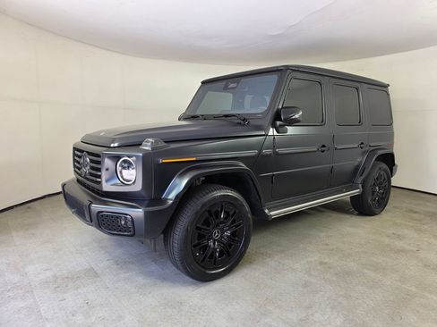 Certified 2025 Mercedes-Benz G 580 w/ Manufactur Interior Package image 8