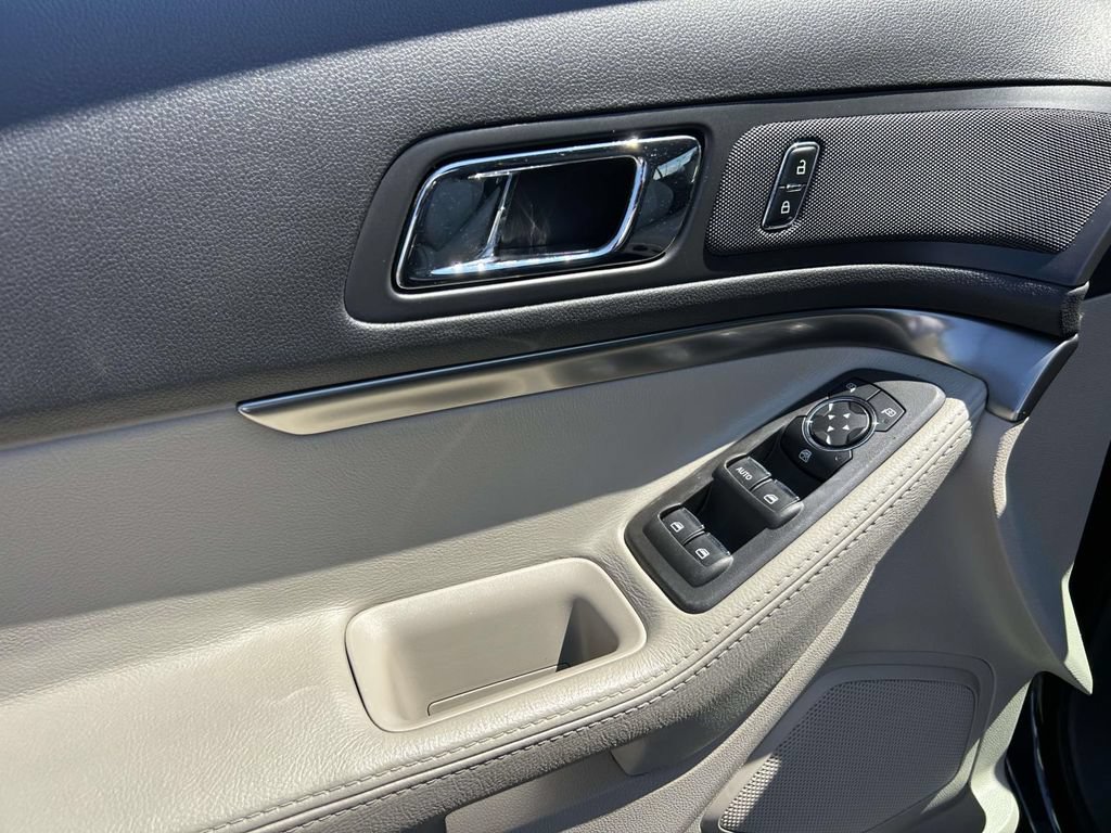 Used 2014 Ford Explorer FWD image 12