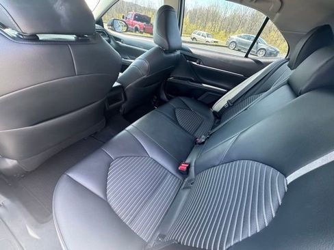 Used 2019 Toyota Camry SE image 12