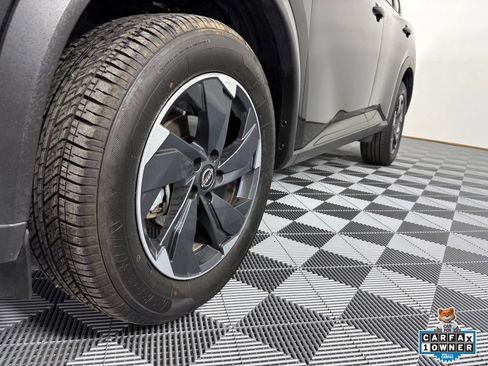 Used 2025 Nissan Rogue SV AWD/4WD image 14