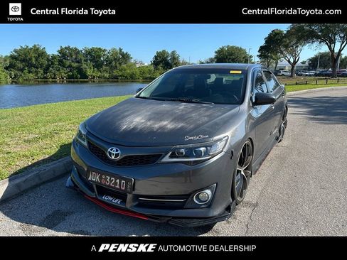 Used 2012 Toyota Camry SE FWD image 1