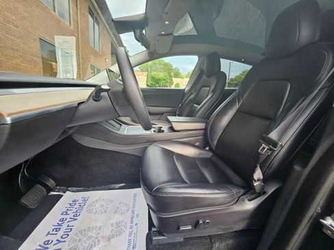Used 2022 Tesla Model Y Long Range AWD/4WD image 35
